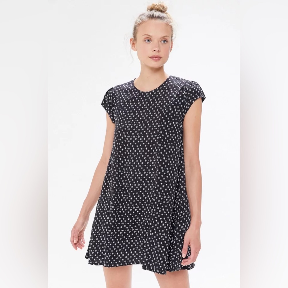 Urban Outfitters Black Floral Dress with Pockets and Keyhole Detail